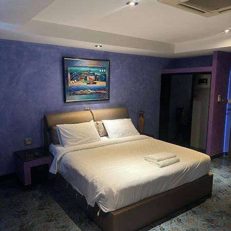 Koenig Hotel Pattaya Near Walking Street Bagian luar foto