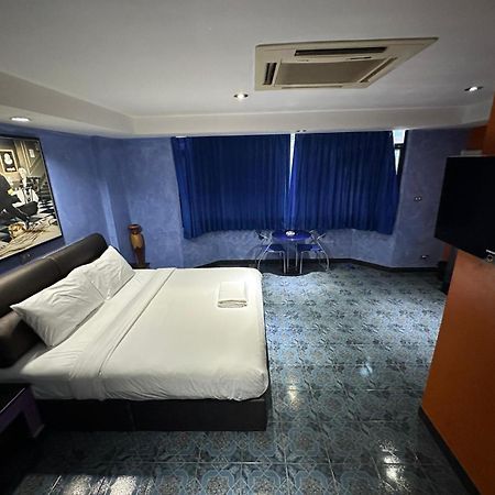 Koenig Hotel Pattaya Near Walking Street Bagian luar foto