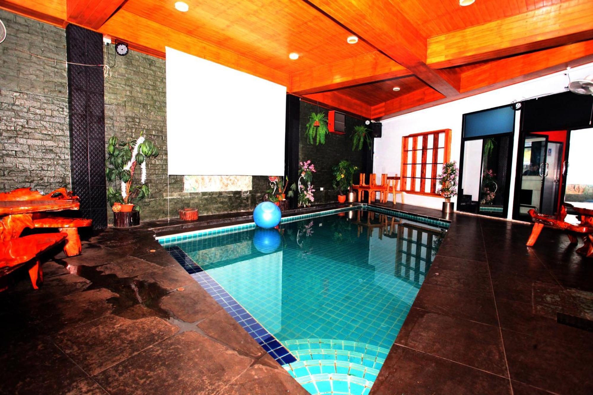 Koenig Hotel Pattaya Near Walking Street Bagian luar foto
