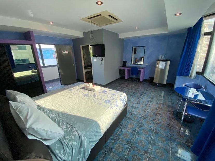 Koenig Hotel Pattaya Near Walking Street Bagian luar foto